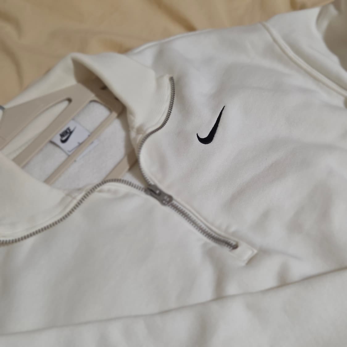 나이키 하프집업 스웨트셔츠 아이보리 맨투맨 크롭 여성 상품이미지3