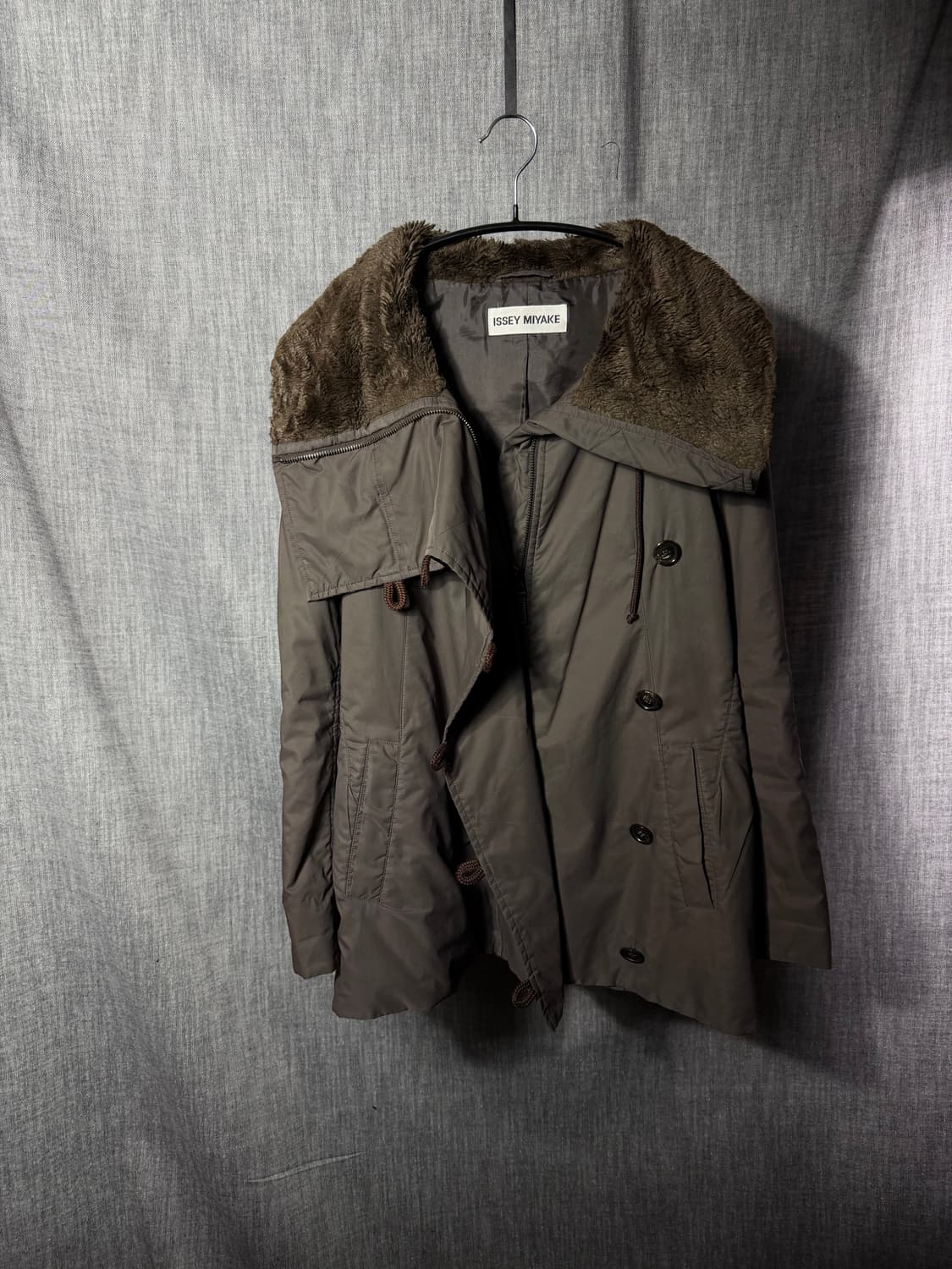 이세이미야케 비대칭사선 윈터 점퍼 상품이미지2