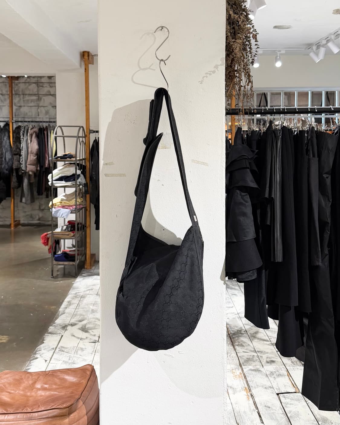 구찌 블랙 나일론 GG 캔버스 호보백 상품이미지2