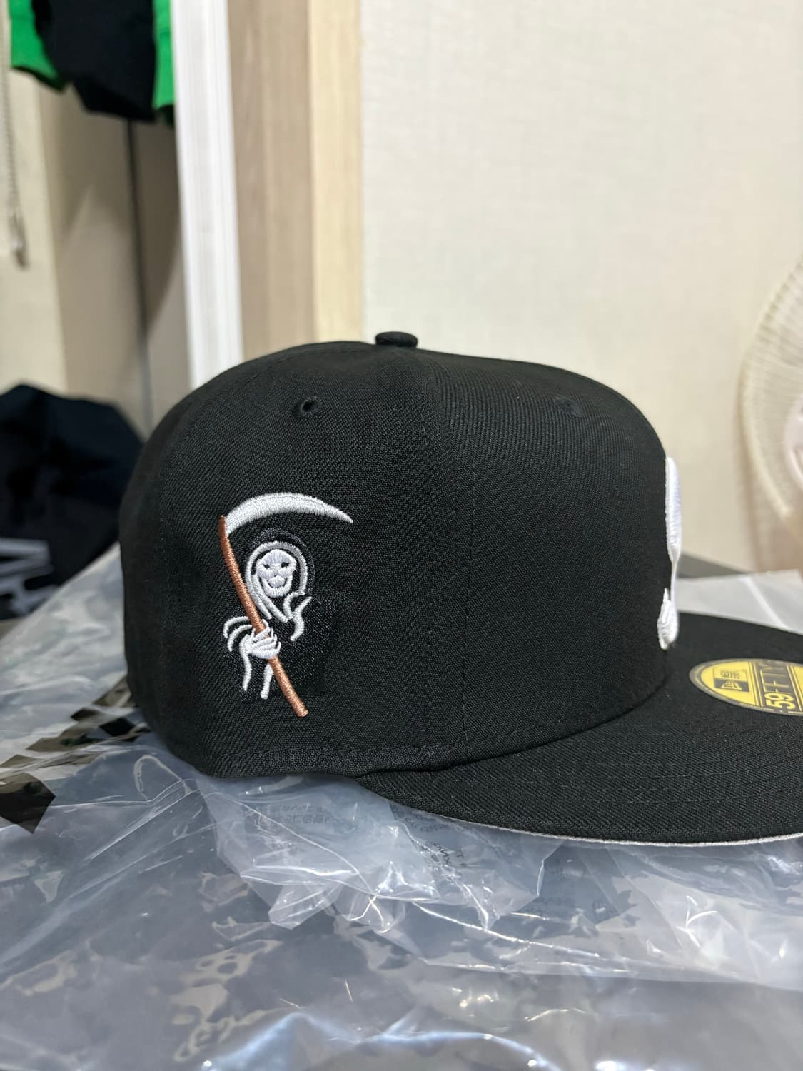 슈프림 리퍼 S 로고 뉴에라 블랙 - 25FW 712(59.6cm) 상품이미지2