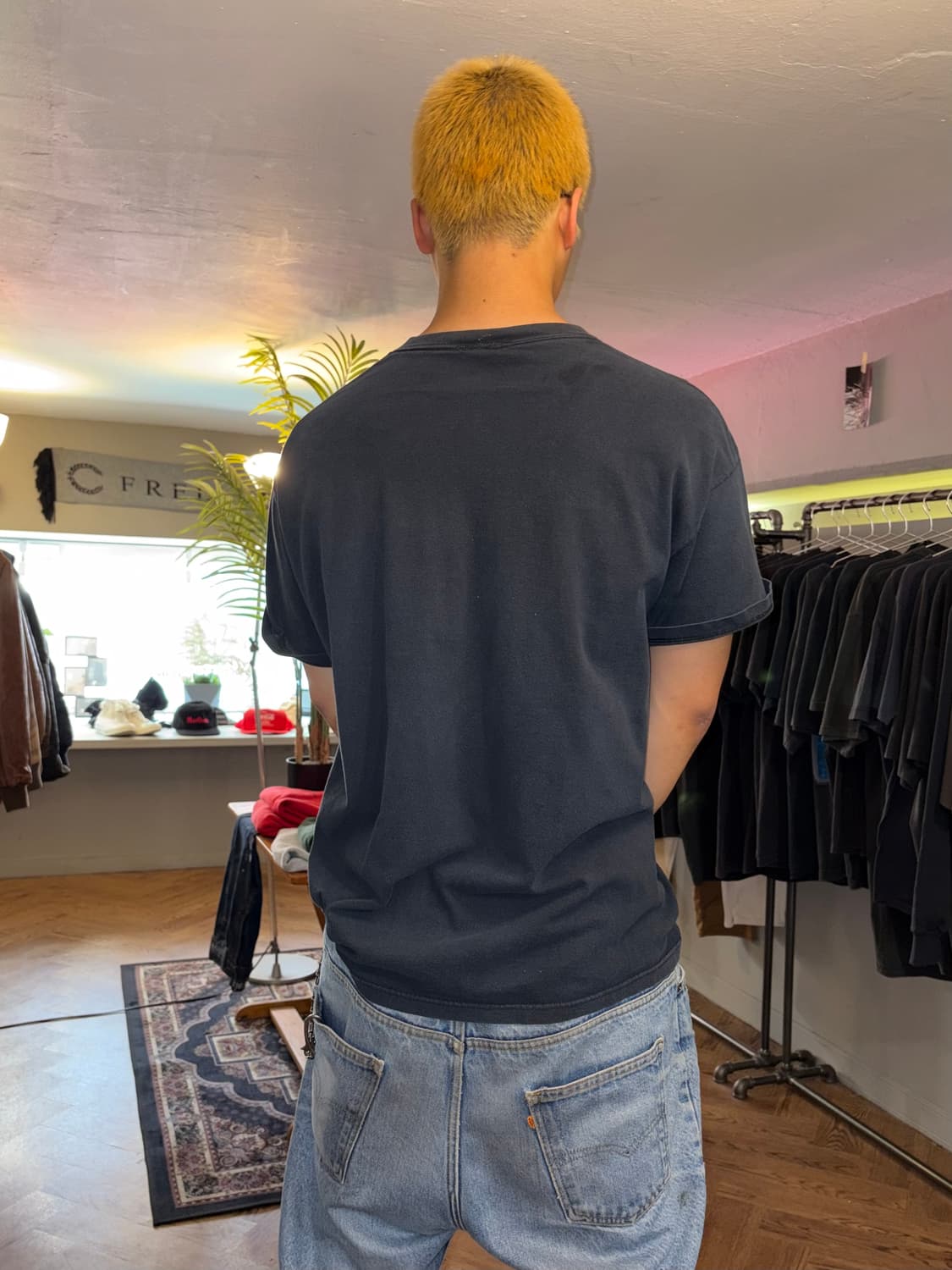 90‘s Seinfeld Cosmo Kramer print faded T 상품이미지9