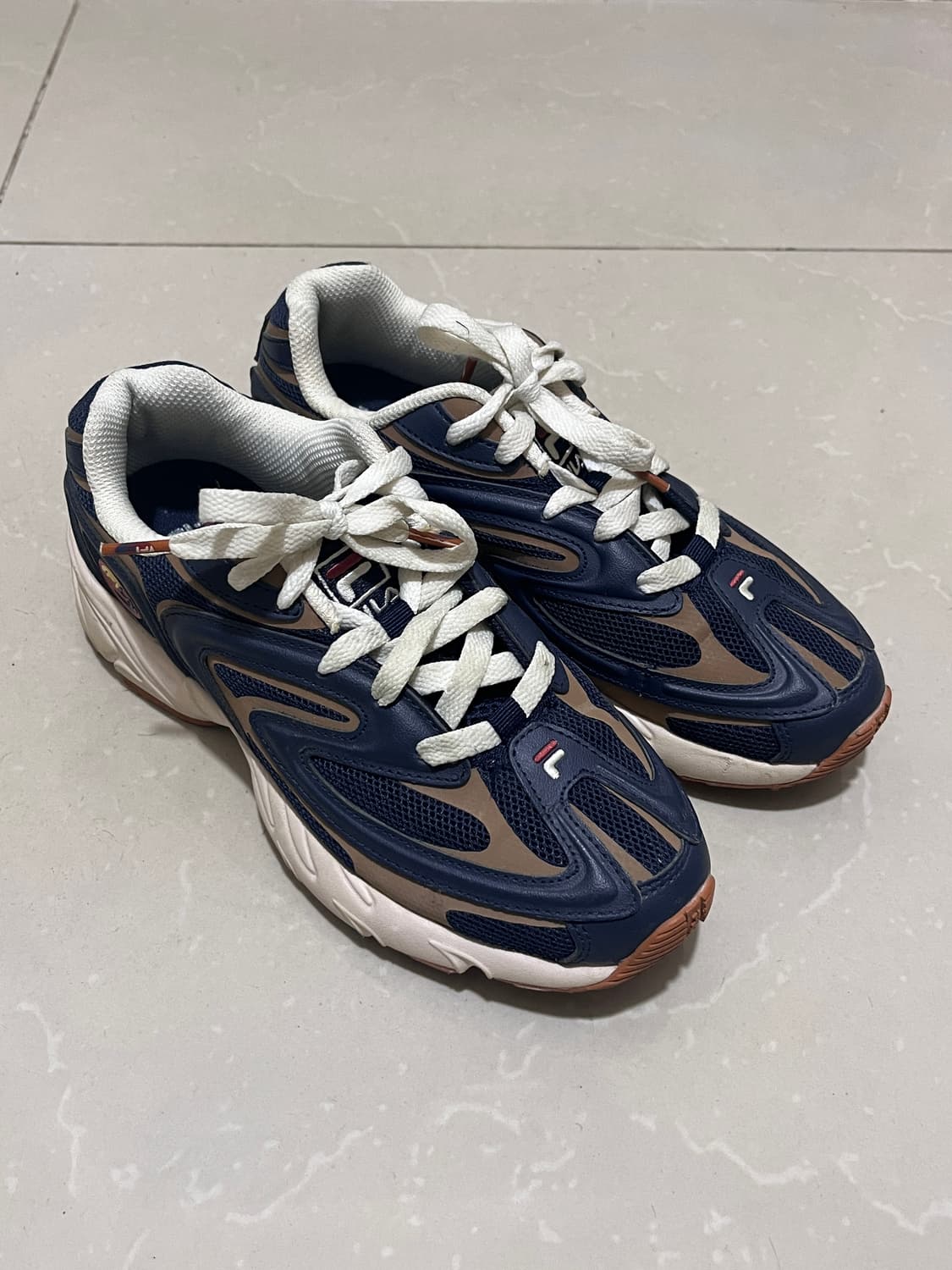 휠라 버자드 2000 러닝 아카이브 러닝화 운동화 상품이미지3