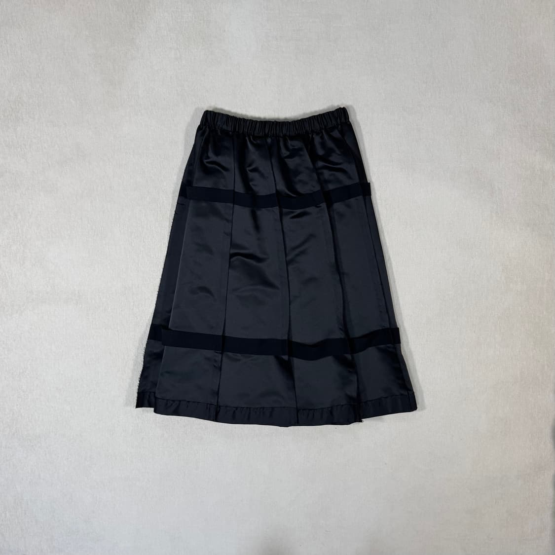 Tape Pleated Black Skirt 상품이미지1