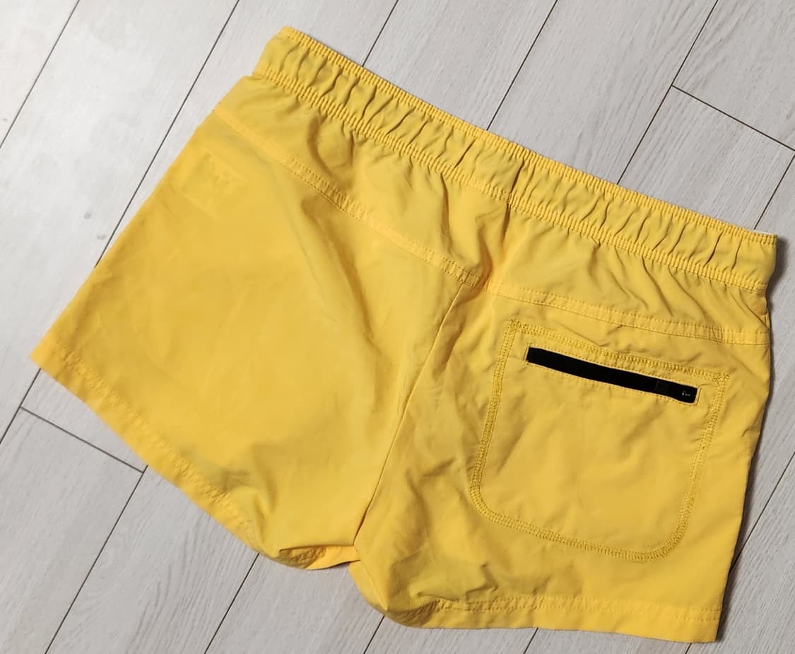 르꼬끄 반바지 스포르티브 쇼츠 사이즈75 m

세탁으로 인한 구김 외에 상품이미지8