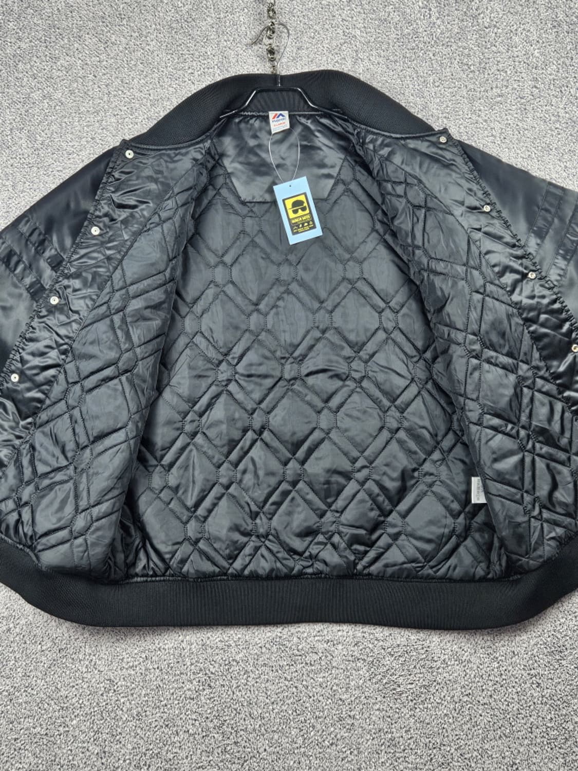 마제스틱 블랙 새틴 암스트라이프 스타디움 자켓 ( XL ) / 9941 상품이미지6