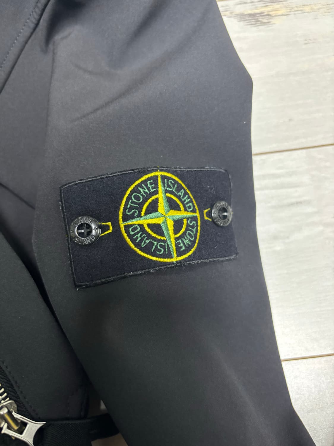 스톤아일랜드 소프트쉘 후드자켓 급처 상품이미지8