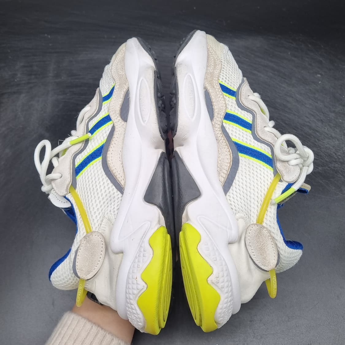 아디다스 오즈위고 흰파 운동화 230 상품이미지5