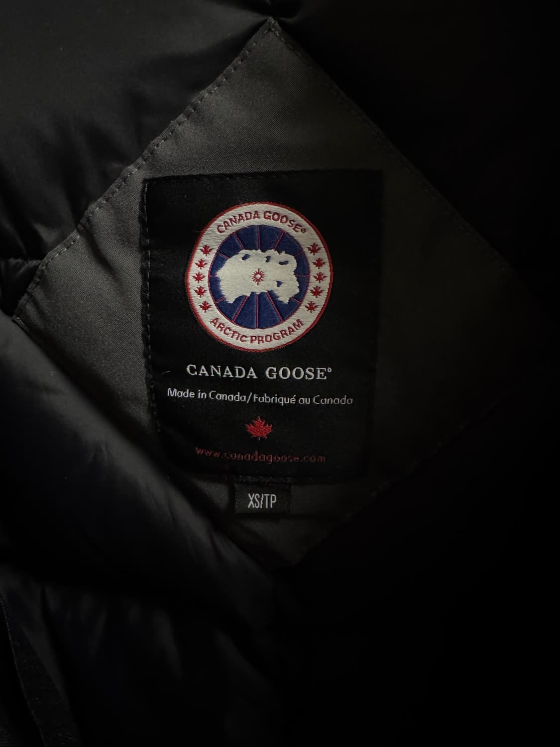 캐나다구스 빅토리아 패딩xs 그래파이트색상 상품이미지3