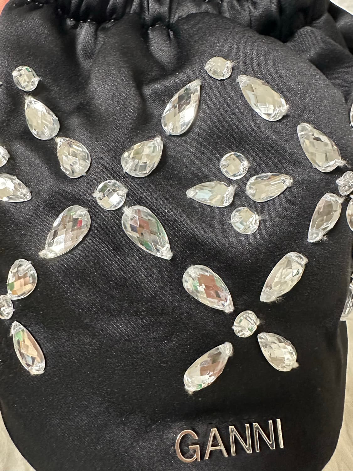 Ganni 가니 크리스탈 비즈 토트백 상품이미지2