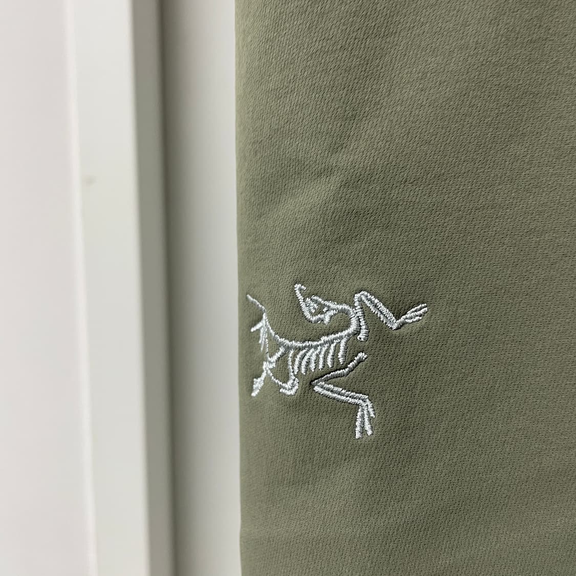 아크테릭스 카키 팬츠 28 상품이미지4