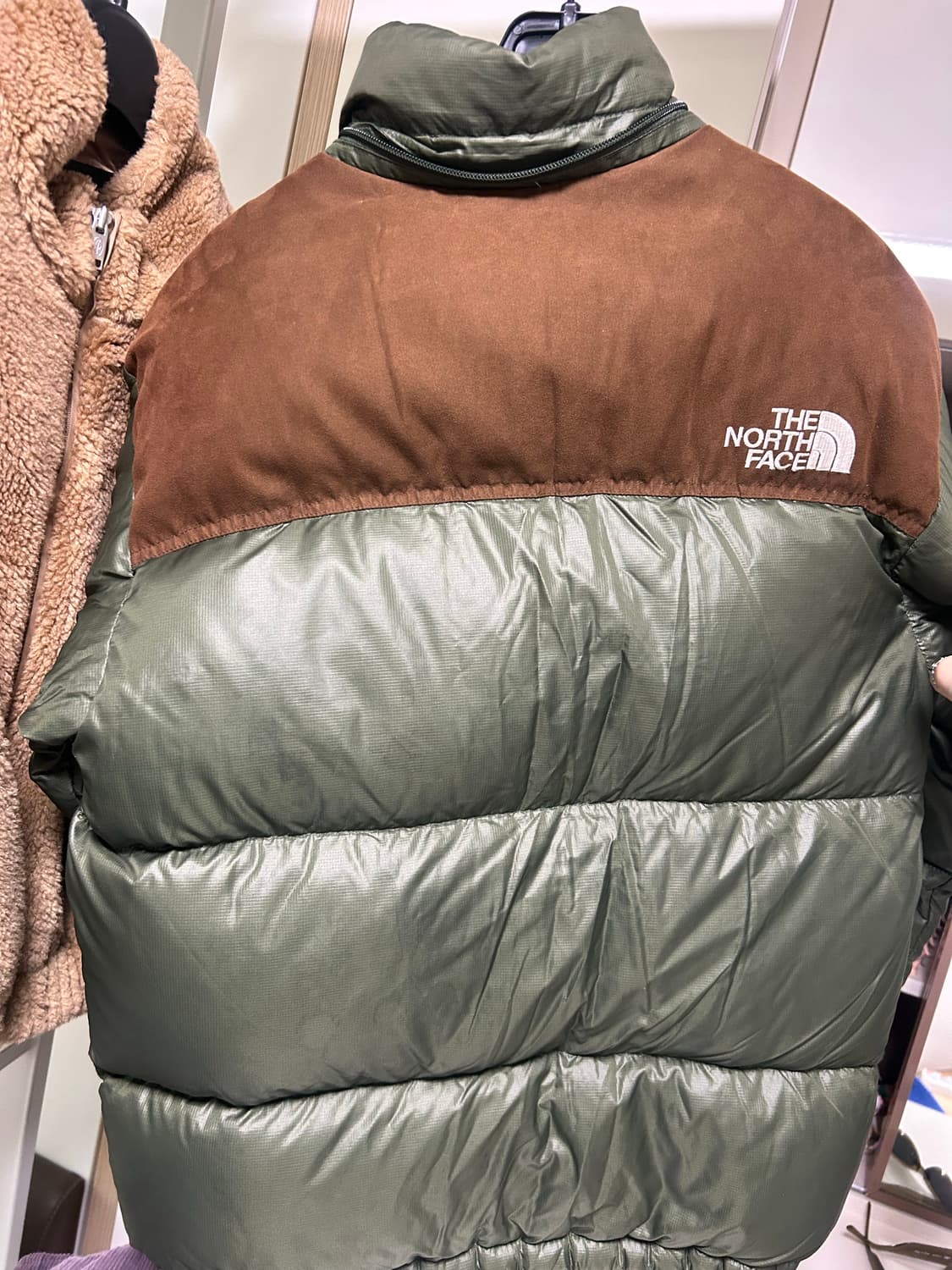 노스페이스 700 눕시 그린브라운 패딩 상품이미지4
