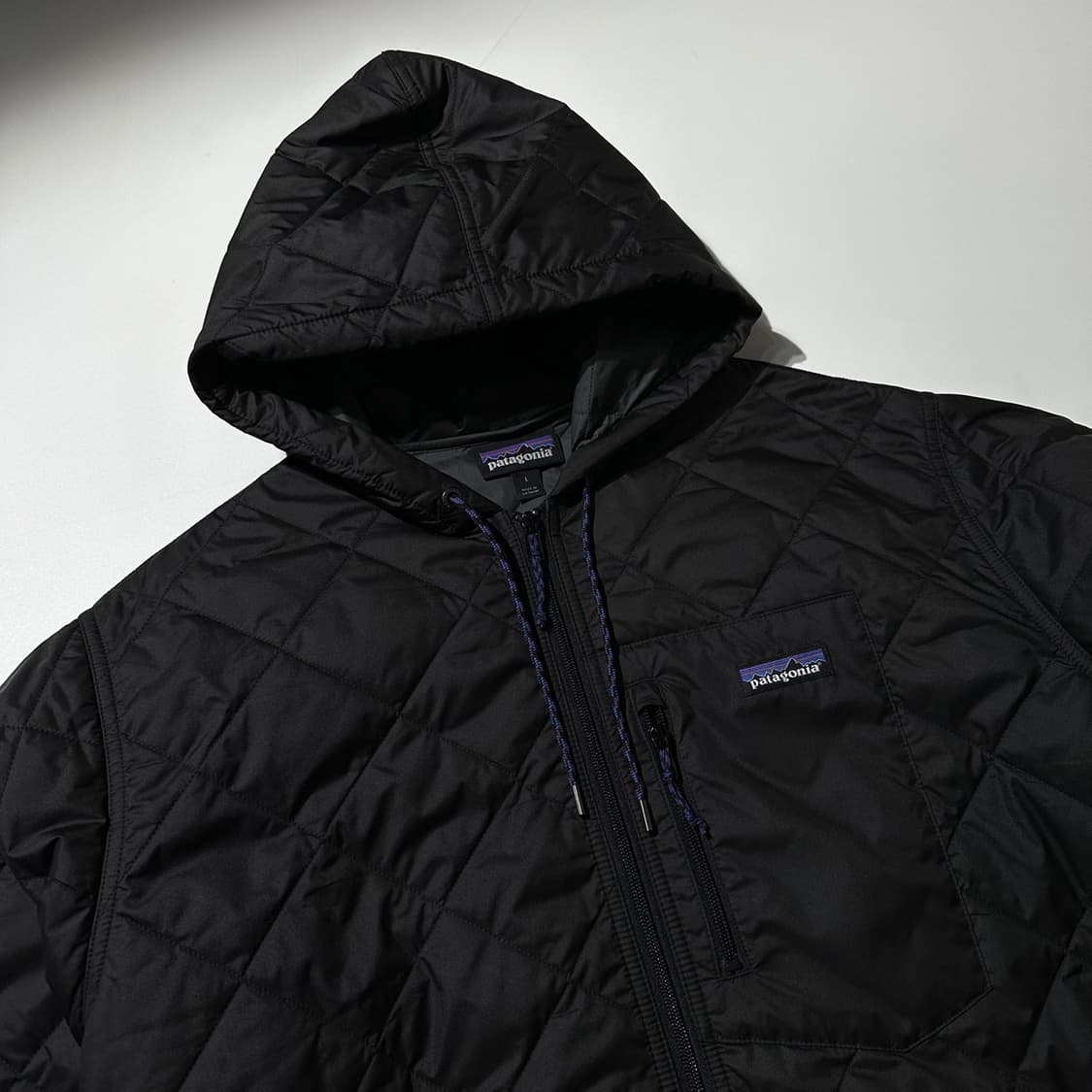 파타고니아 다이아몬드 퀼티드 봄버 후드 자켓 블랙 상품이미지3