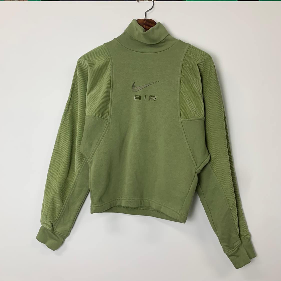 나이키 에어 모크넥 올리브 코듀로이 맨투맨 상품이미지2