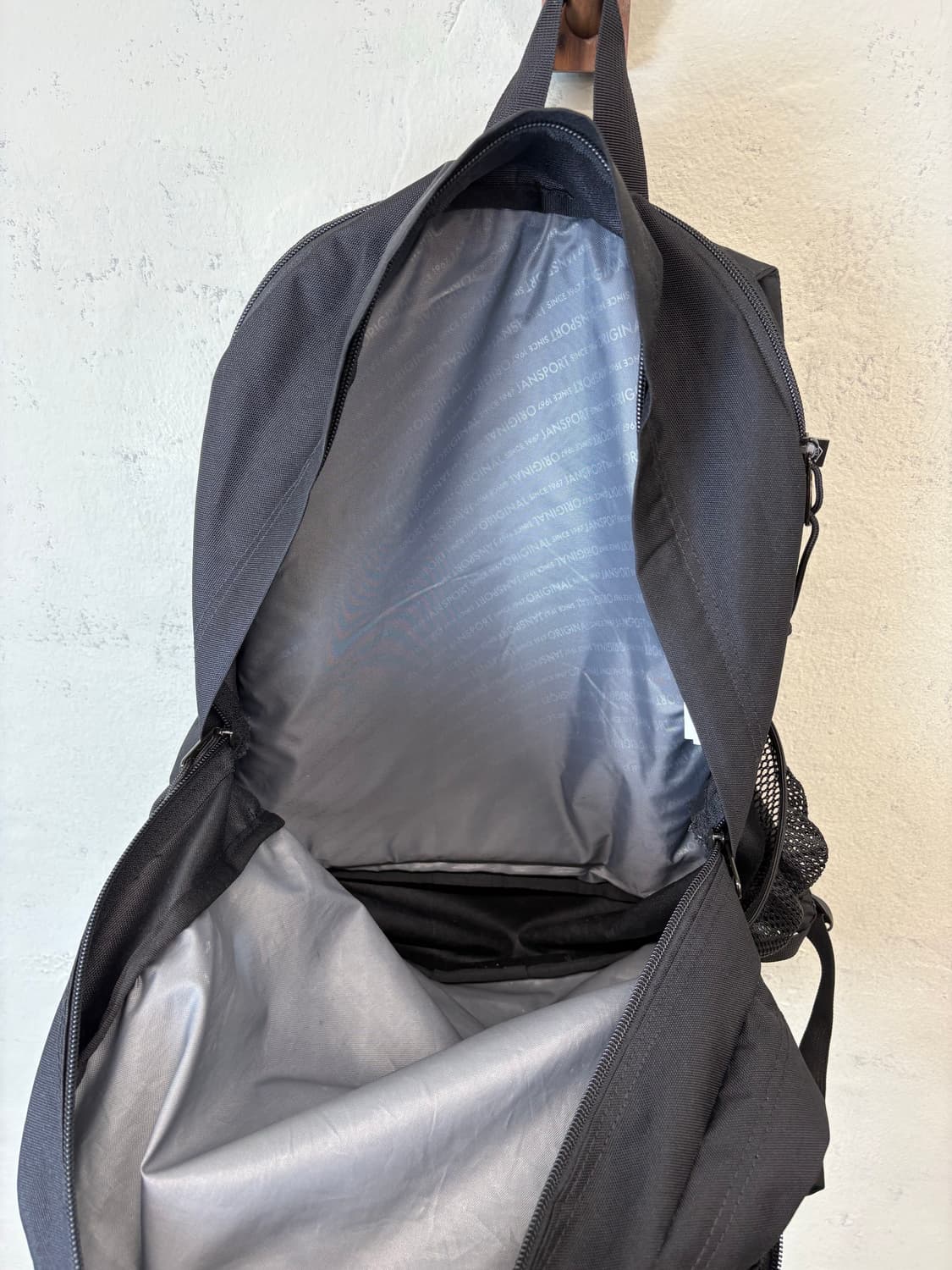 잔스포츠 빅캠퍼스 백팩 블랙 상품이미지8
