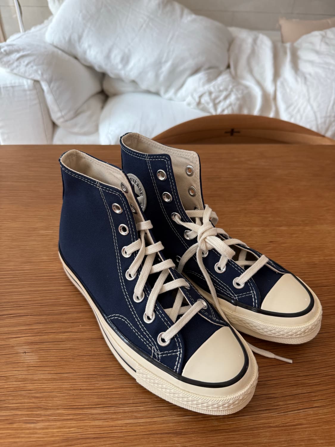 컨버스 척 테일러 새상품 240사이즈입니다. 상품이미지1