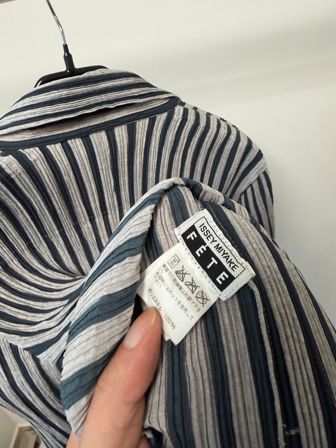 ISSEY MIYAKE FETE Striped Pleated jacket 상품이미지7