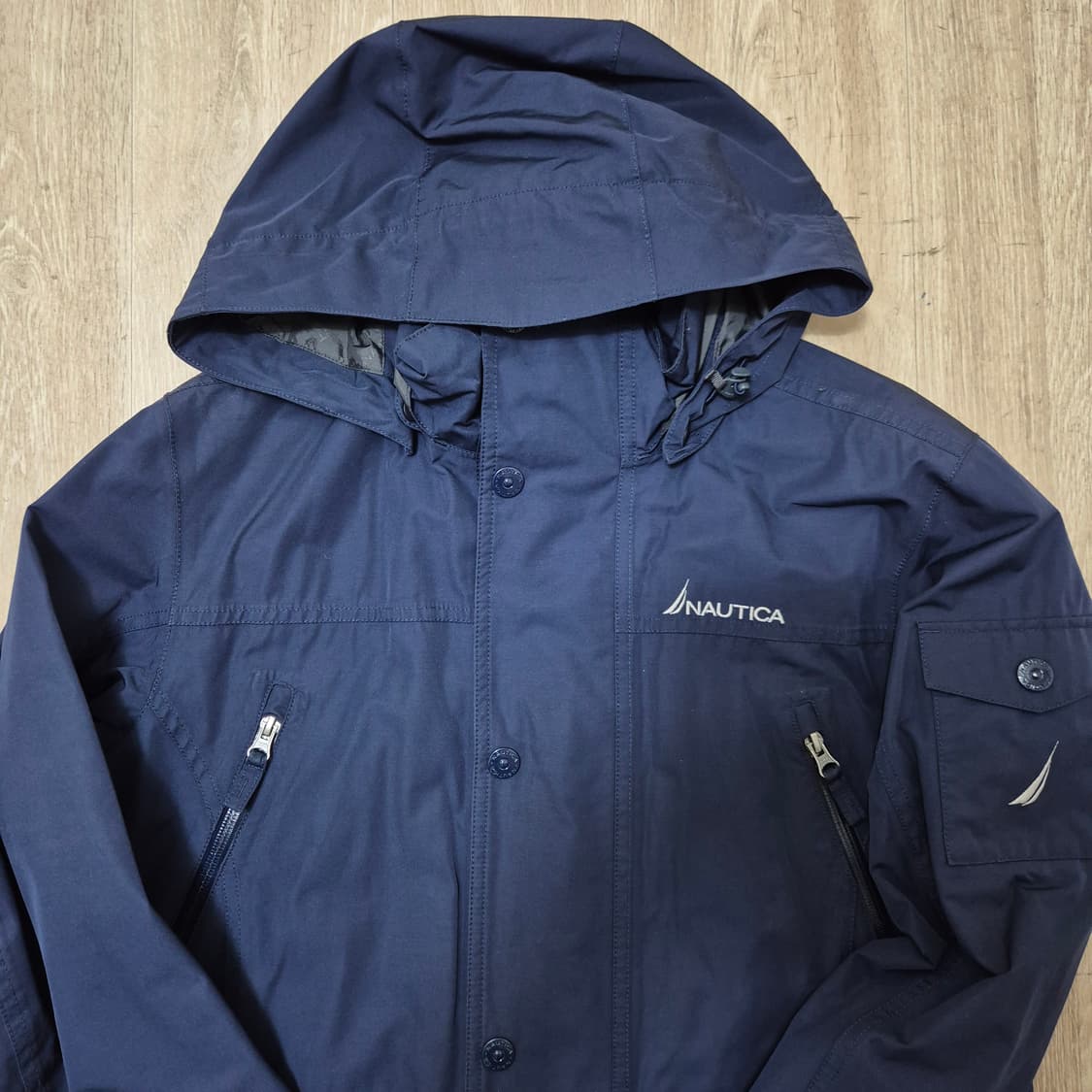 노티카 로고 네이비 바람막이 후드자켓 상품이미지2