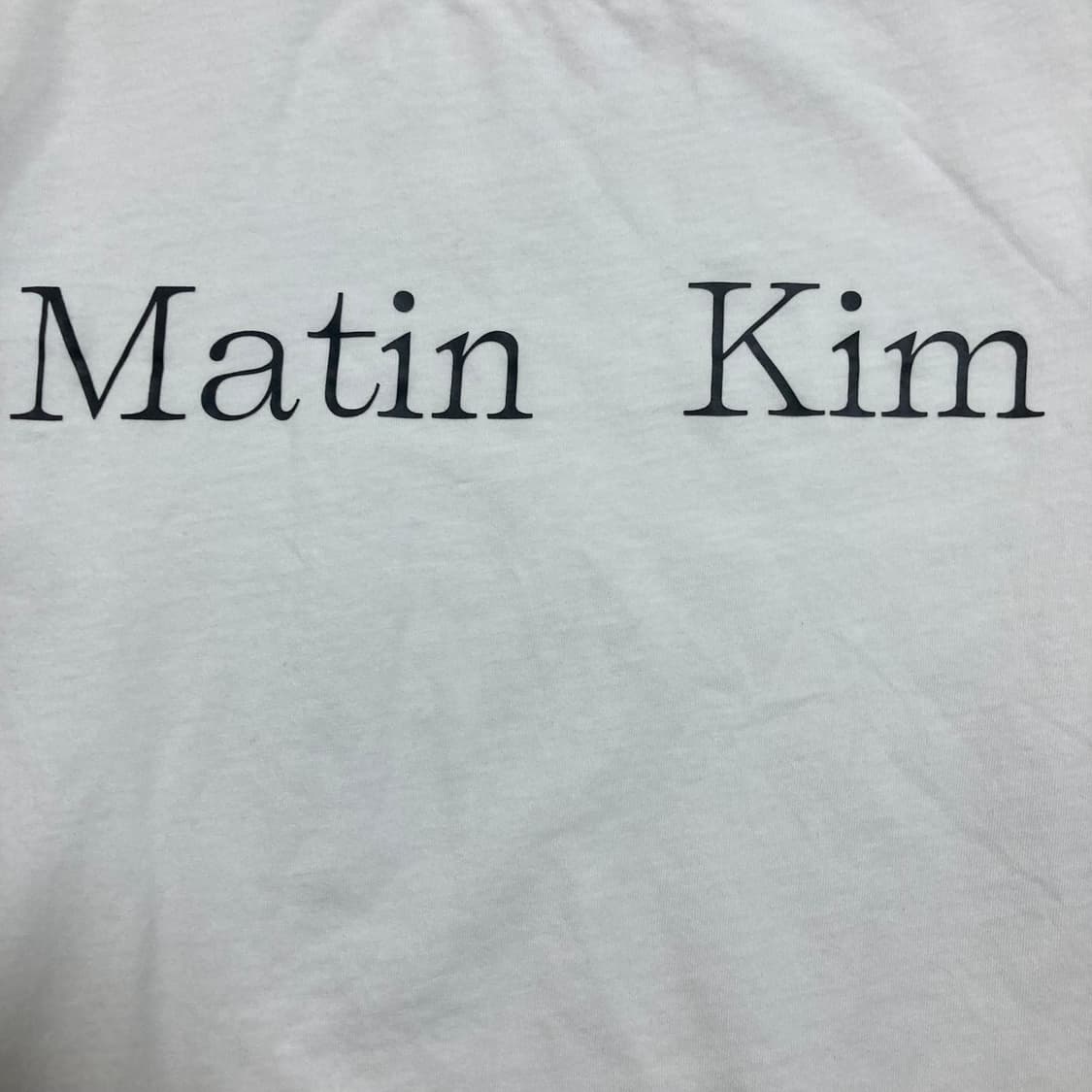 마뗑킴 스펠아웃 로고 화이트 크롭 반팔티 상품이미지2