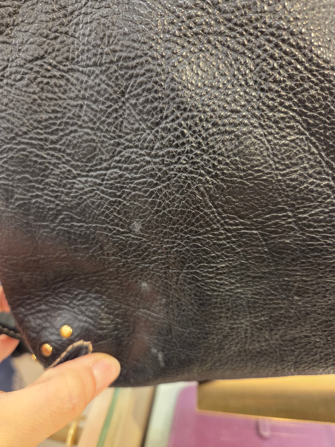 마이클코어스 스터드 숄더백 상품이미지3