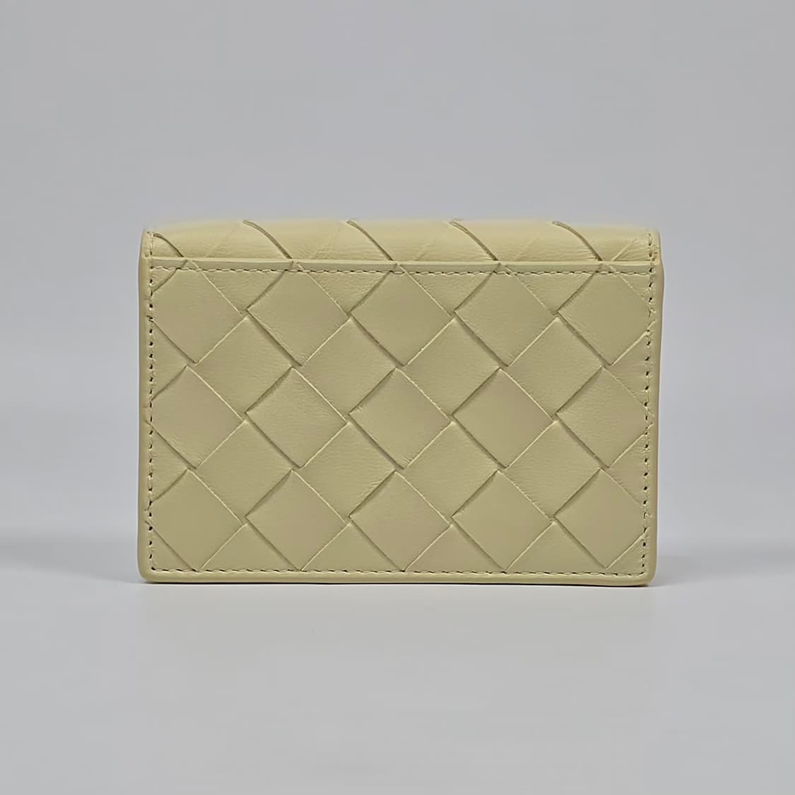 보테가베네타 인트레치아토 플랩 카드지갑 상품이미지3