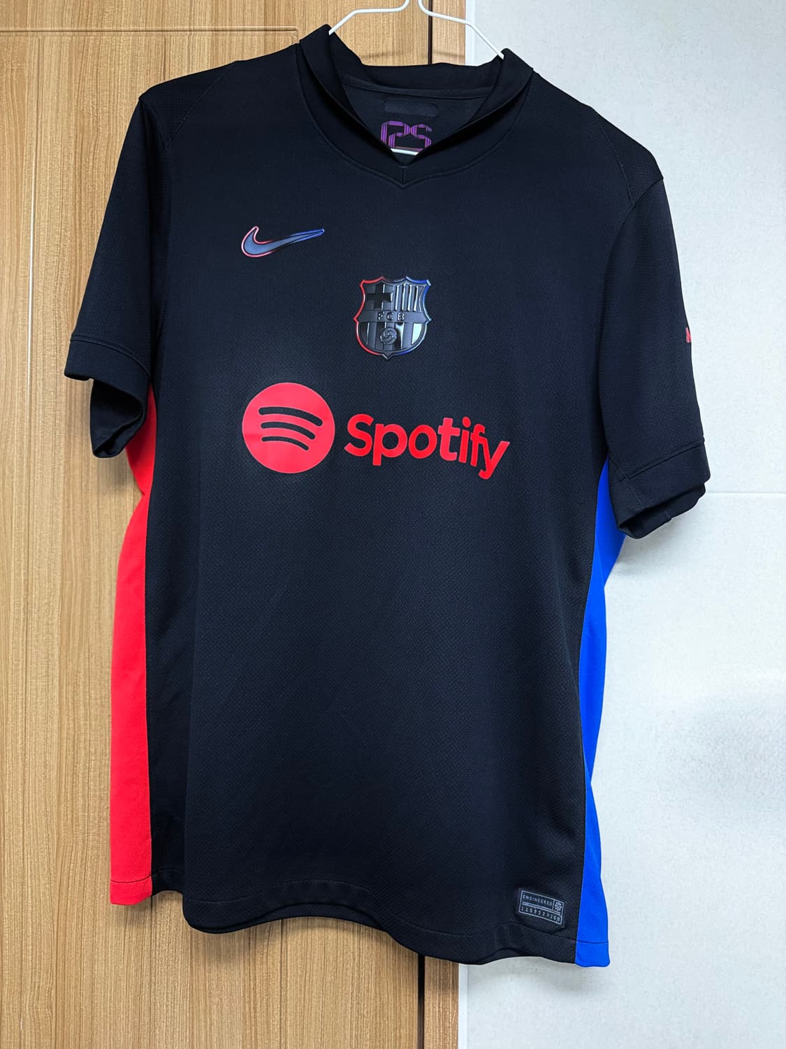 24/25 바르셀로나 어웨이 L 유니폼 상품이미지1