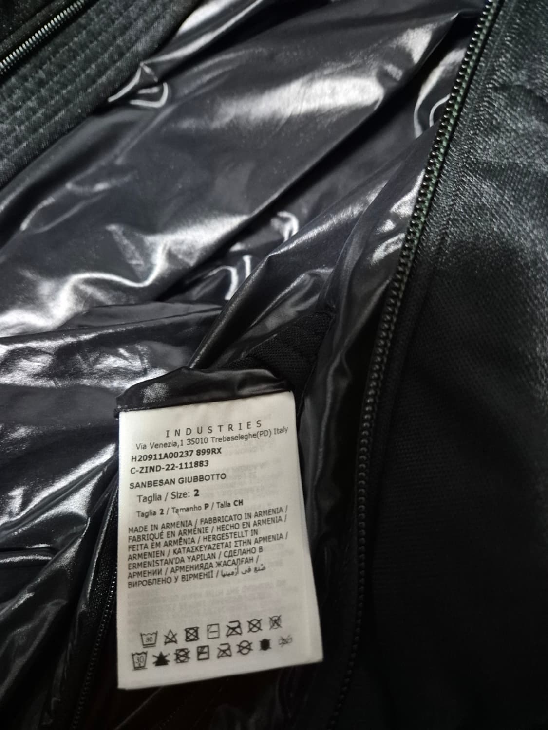 몽클레어 산베산 다운자켓 상품이미지4