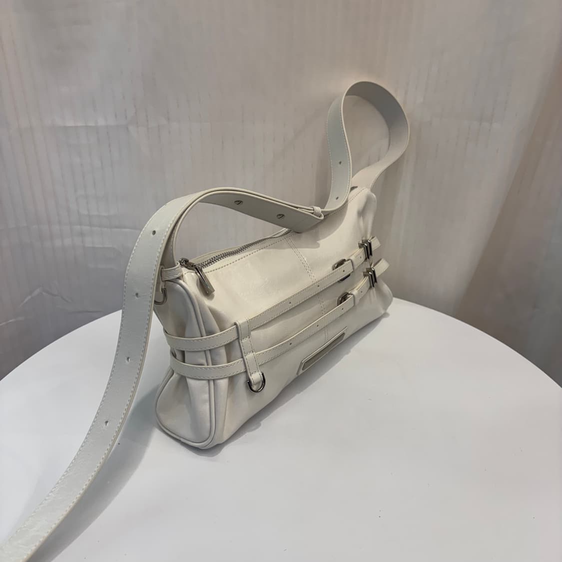 정품 마뗑킴 더블 벨티드 숄더백     상품이미지3