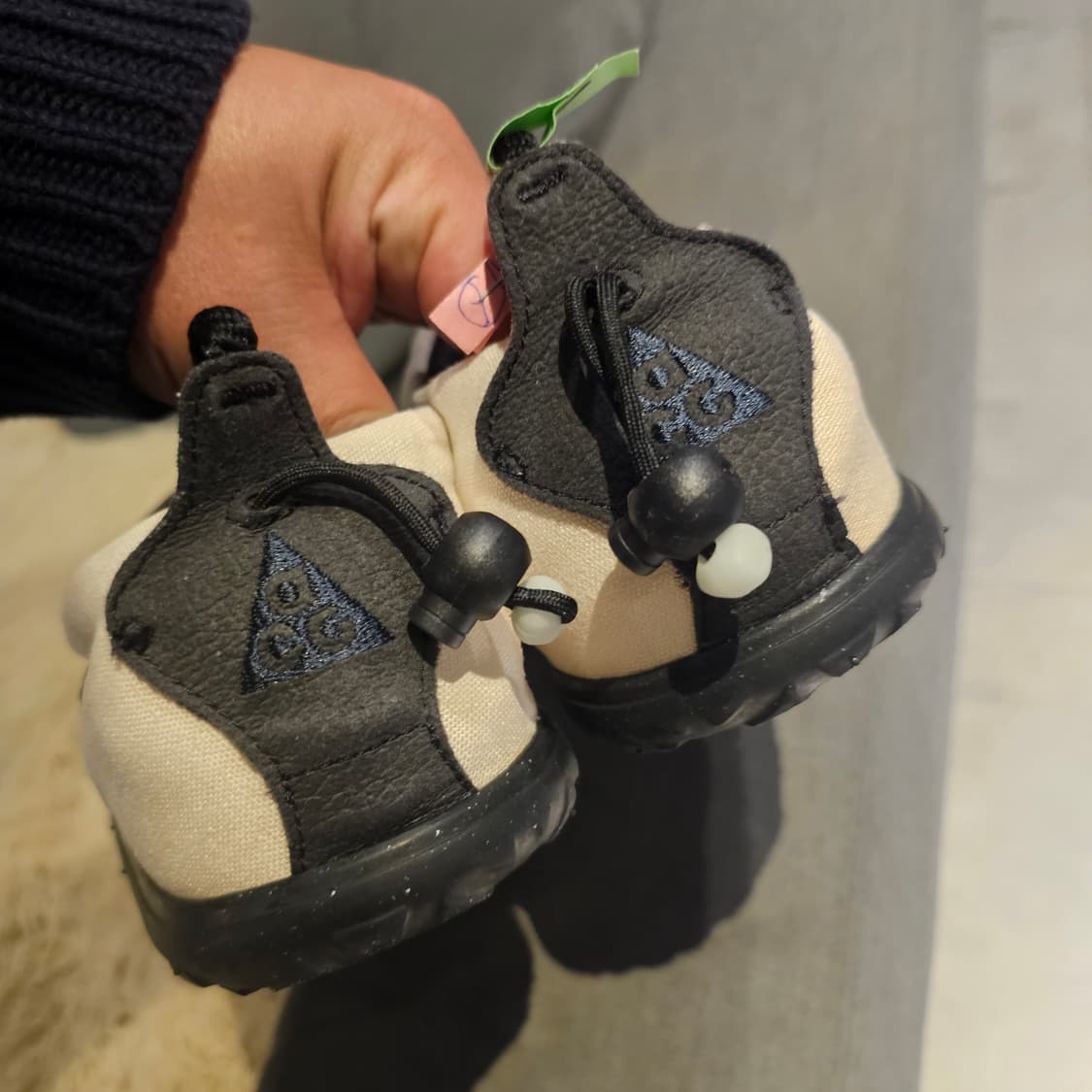 260 나이키acg 목 서밋 화이트 앤 블랙 상품이미지2