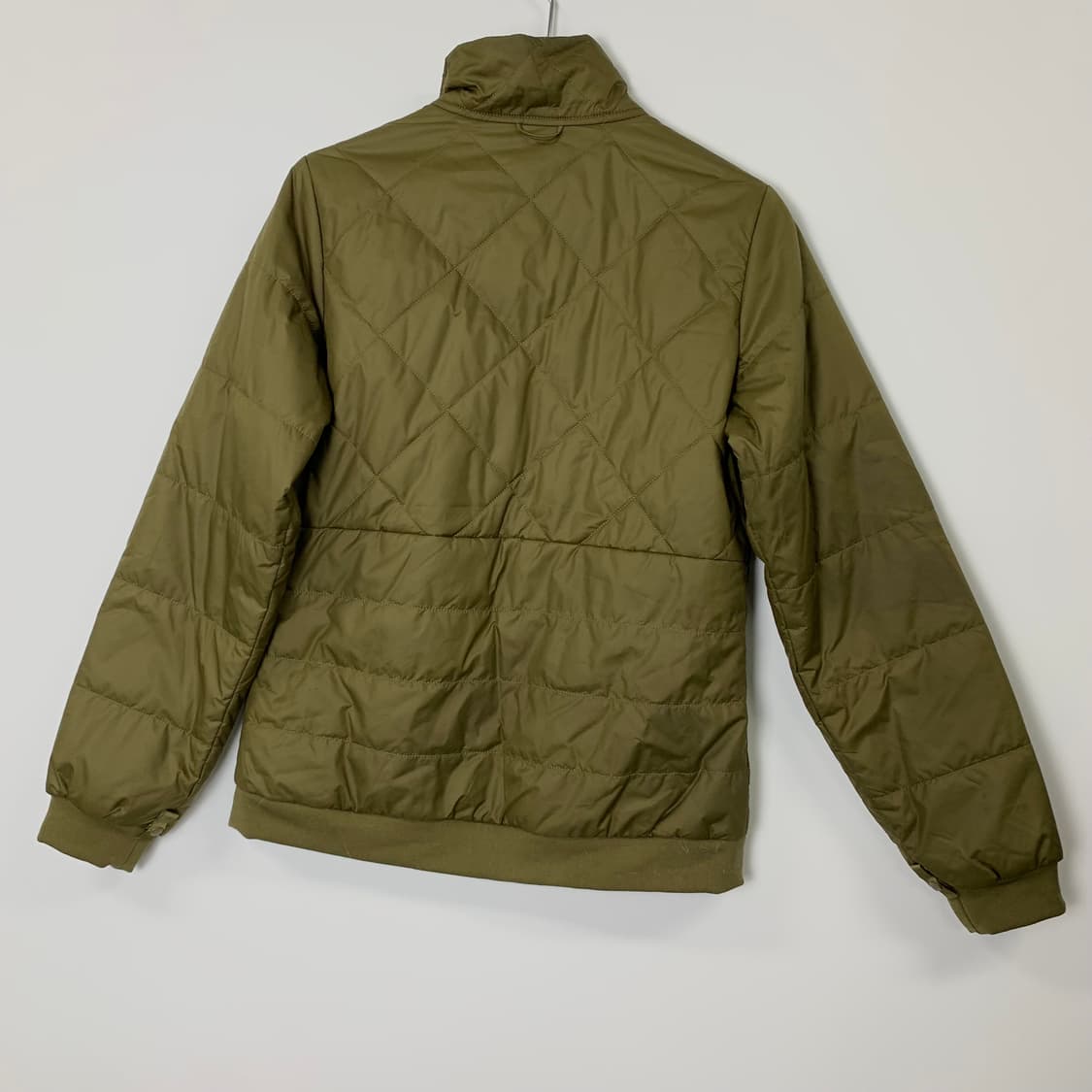 노스페이스 자수로고 카키 경량 패딩 상품이미지3