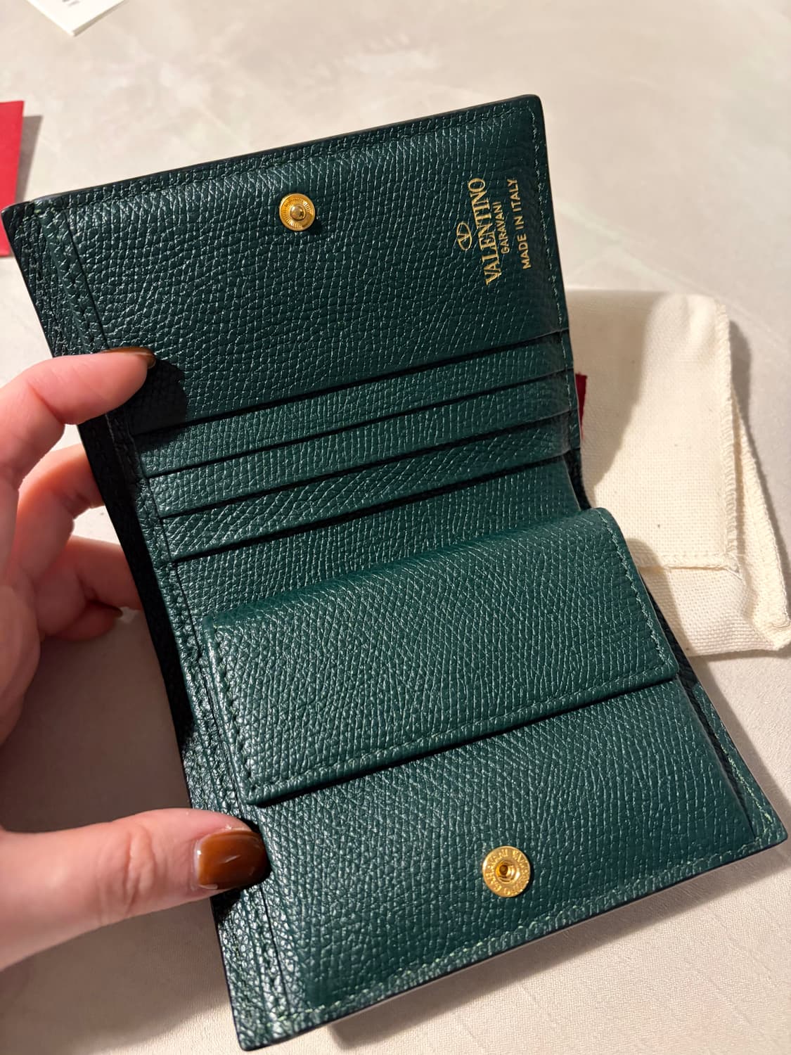 발렌티노 V로고 반지갑 / 상태 S급 상품이미지6