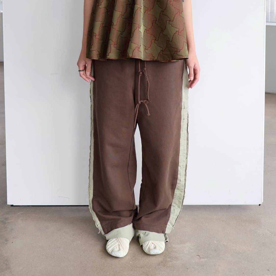 0tape 로우컷 레이어 트랙 팬츠 상품이미지5