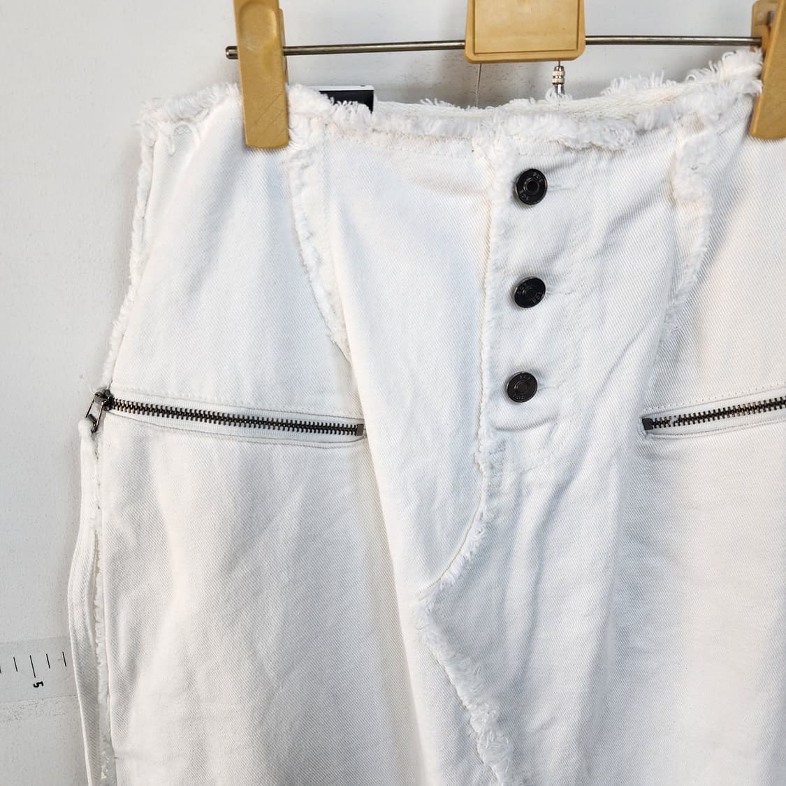 스타일난다 화이트 언발란스 데님 롱 스커트 상품이미지2