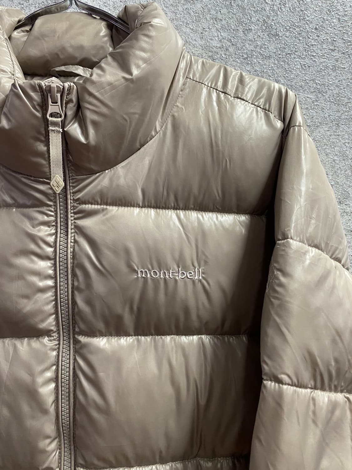 몽벨 스몰로고 베이지 패딩 B3417 상품이미지3