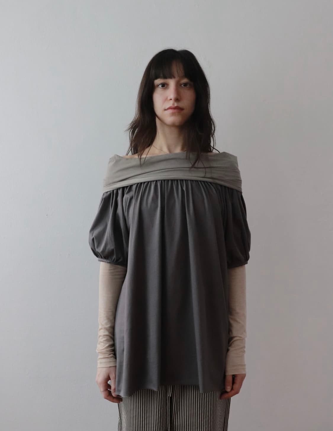 amorshaee back ribbon top grey 상품이미지1