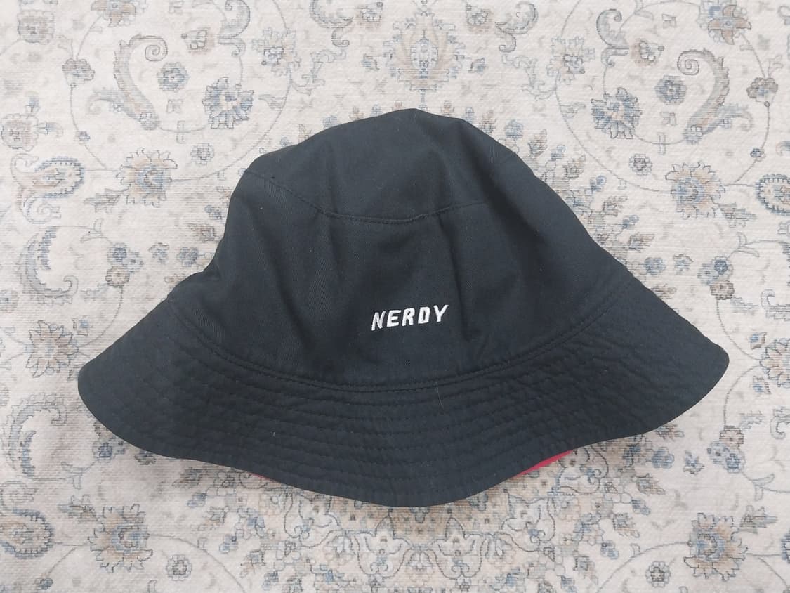 NERDY 널디 리버서블 버킷햇 레드/블랙 상품이미지3