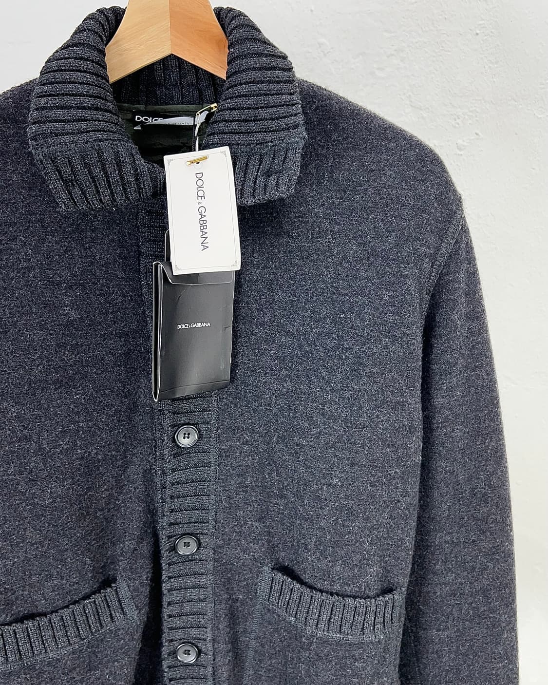 돌체앤가바나 차콜 모티브 레이어 하프 버튼 퀼팅 니트 자켓 상품이미지4