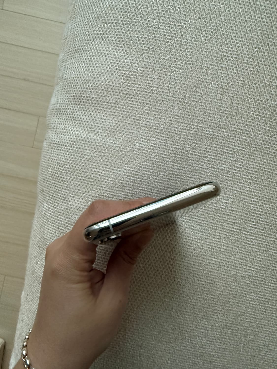 아이폰xs 실버 256 (+아이폰 정품 가죽케이스) 상품이미지5