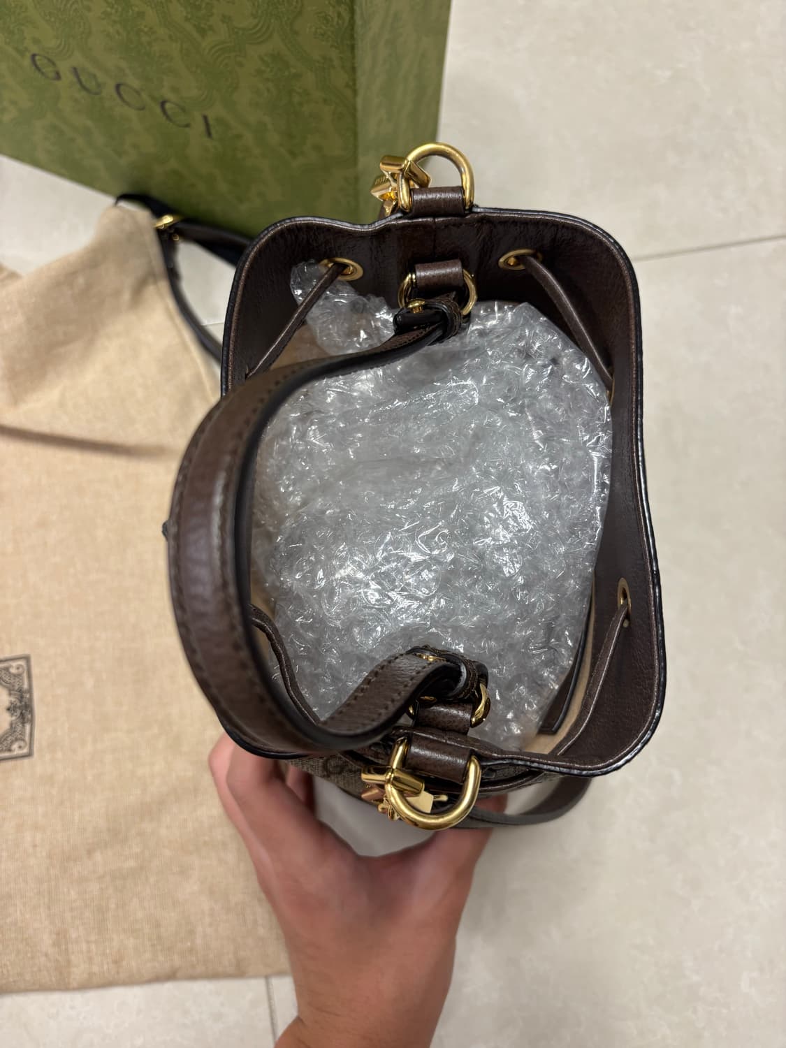 구찌 버킷백 상품이미지4