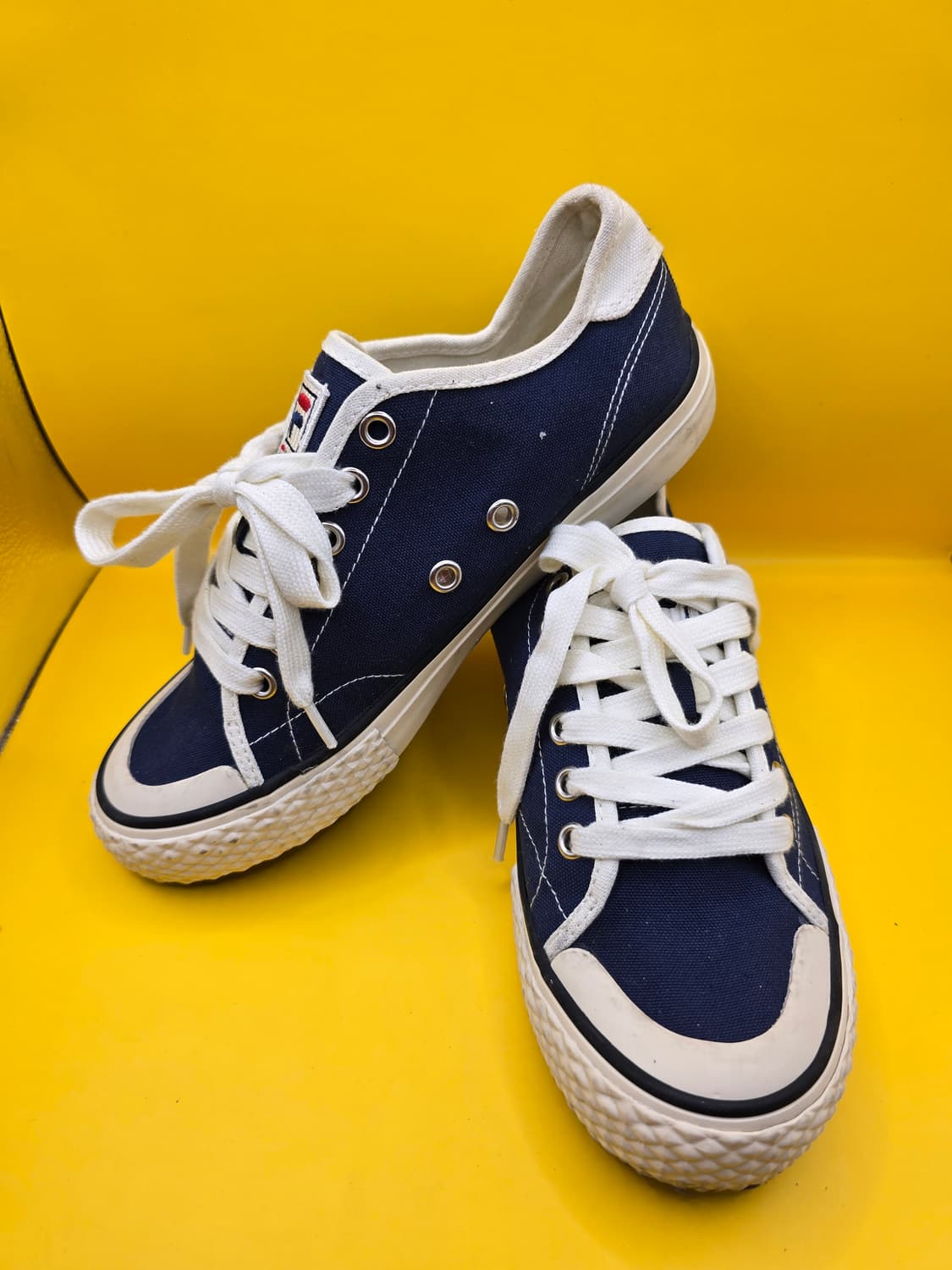 휠라(FILA) 캔버스 스니커즈 230 상품이미지1