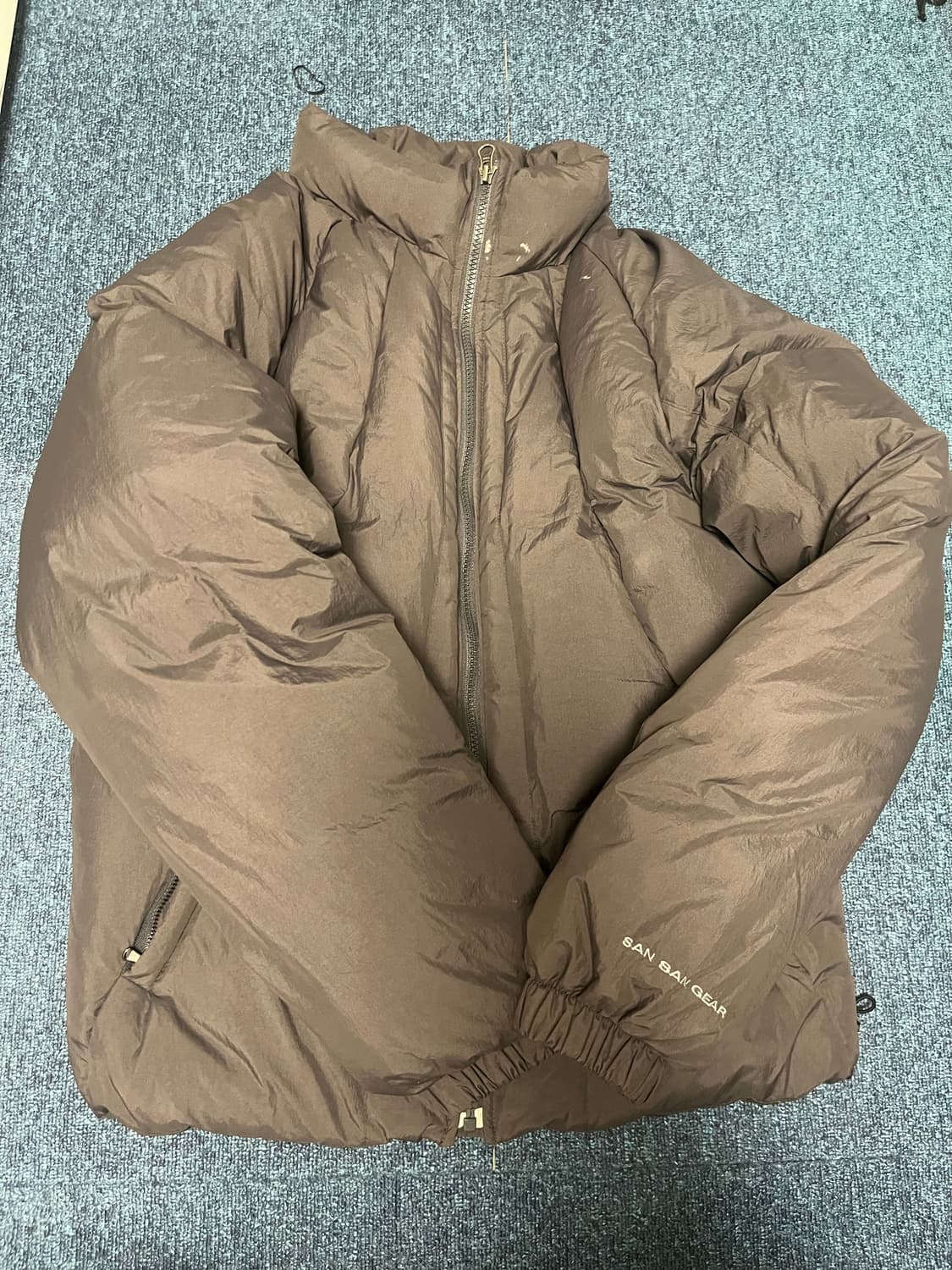 산산기어 패딩 다크브라운/블랙 1사이즈 상품이미지1