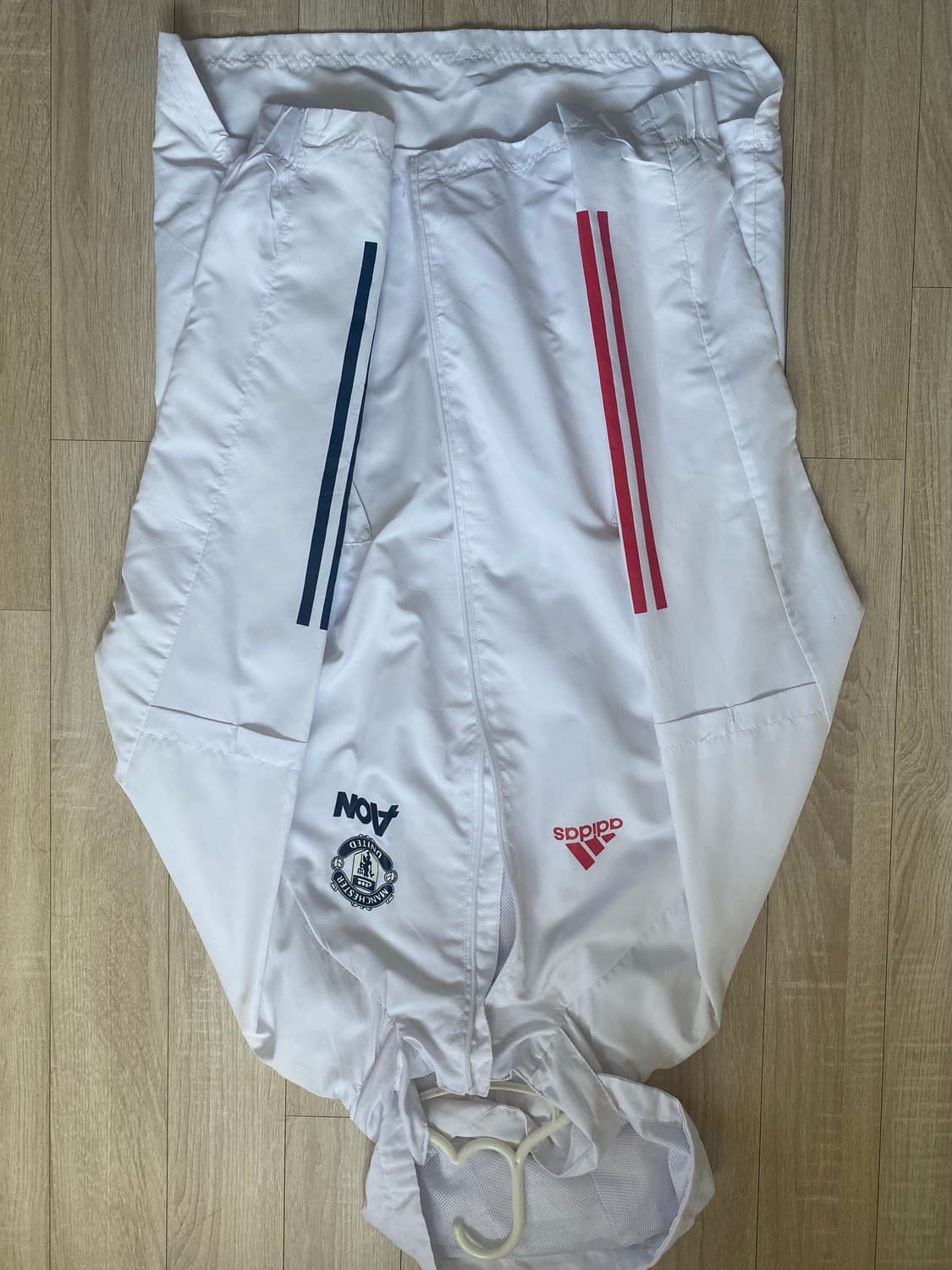 아디다스 맨유 바람막이 상품이미지1