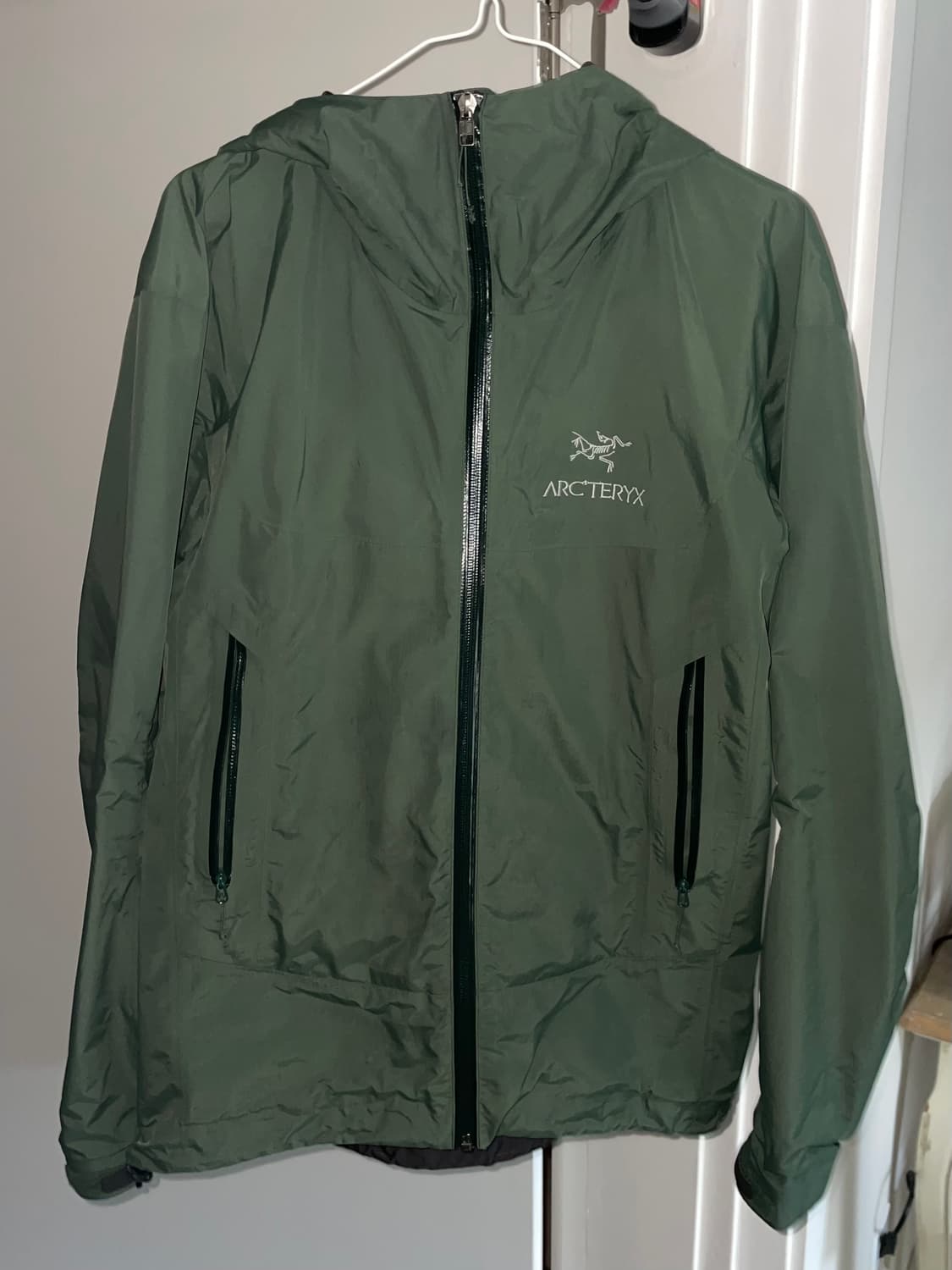 아크테릭스 바람막이 상품이미지1