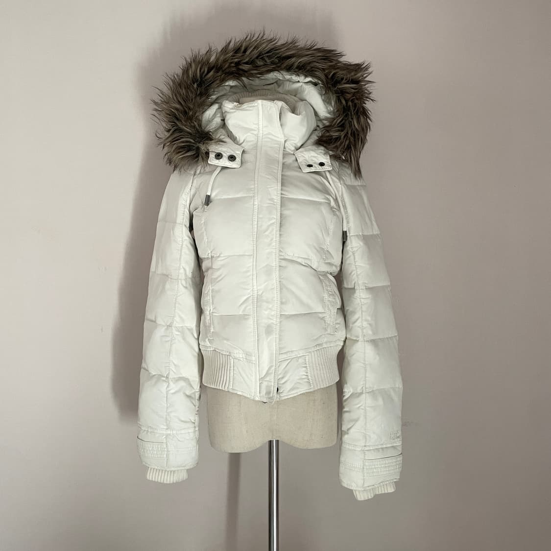 아베크롬비 화이트 울프죠 패딩 아베크롬비 울프죠 y2k 빈티지 패딩 상품이미지2