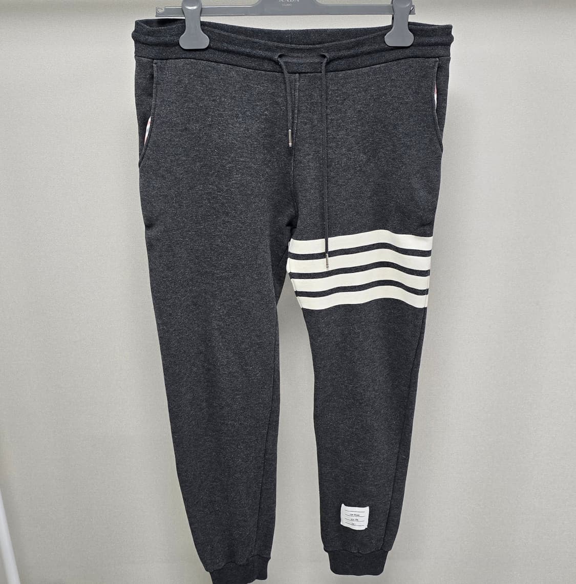 톰브라운 트레이닝 팬츠 바지 2사이즈 판매 상품이미지1