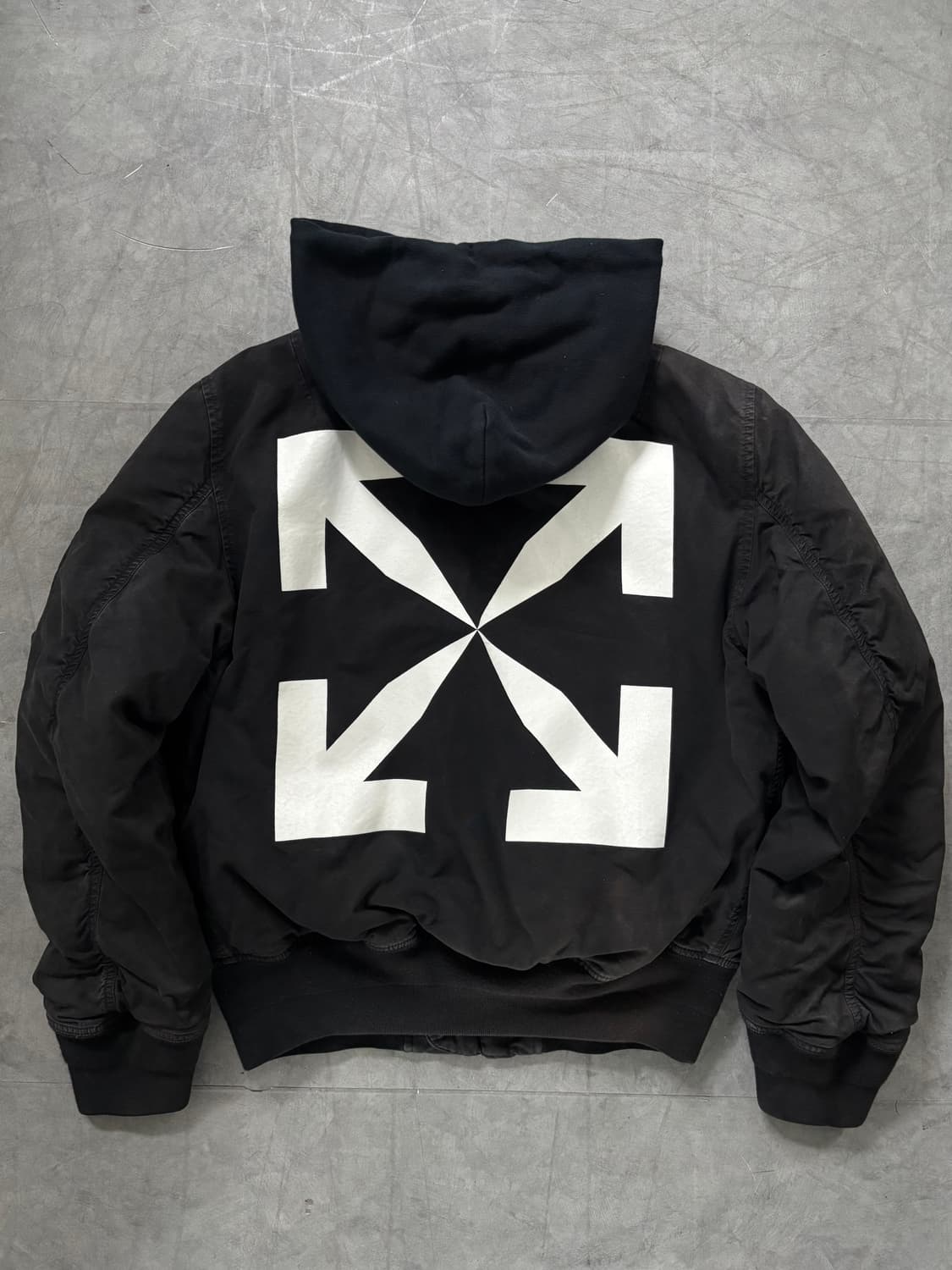 Off White 오프화이트 에로우 후드 봄버 자켓  상품이미지9