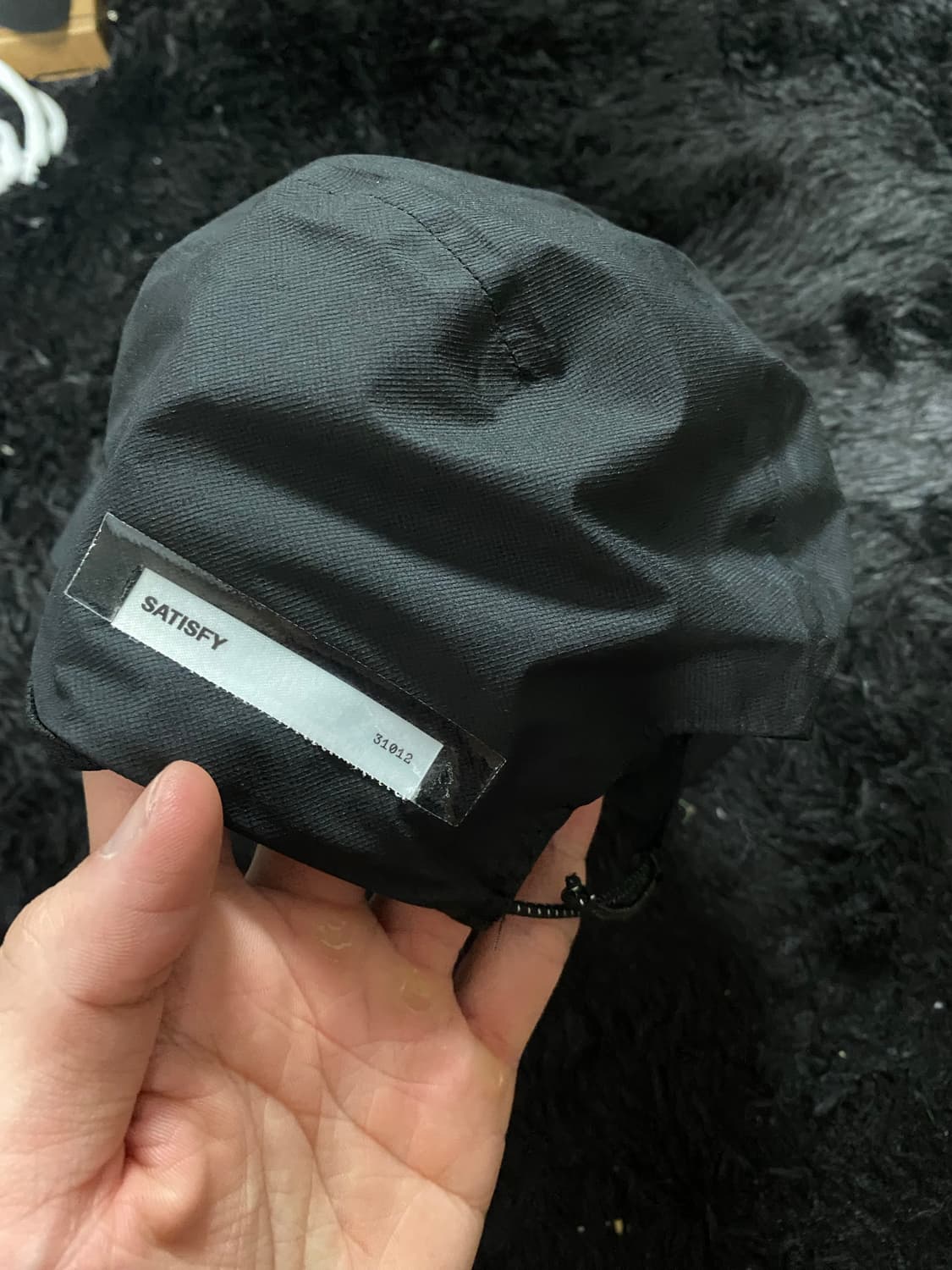 satisfy pertex 3L rain cap 블랙 팝니다 상품이미지4