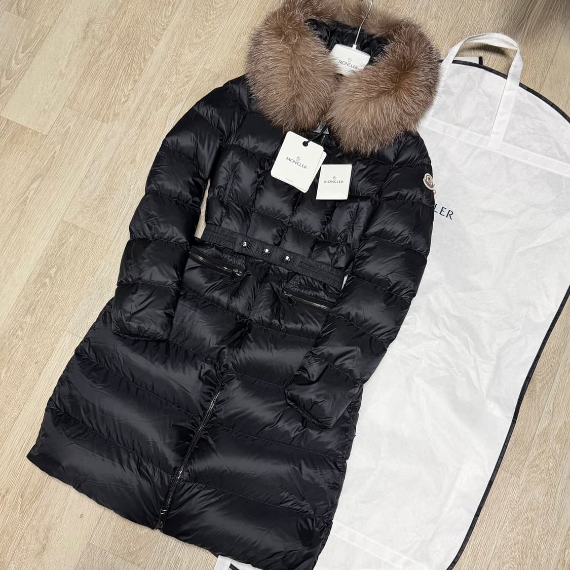 [새상품/풀구성]23~24FW몽클레어 보에딕 여성패딩 폭스퍼 블랙0사이즈 상품이미지1