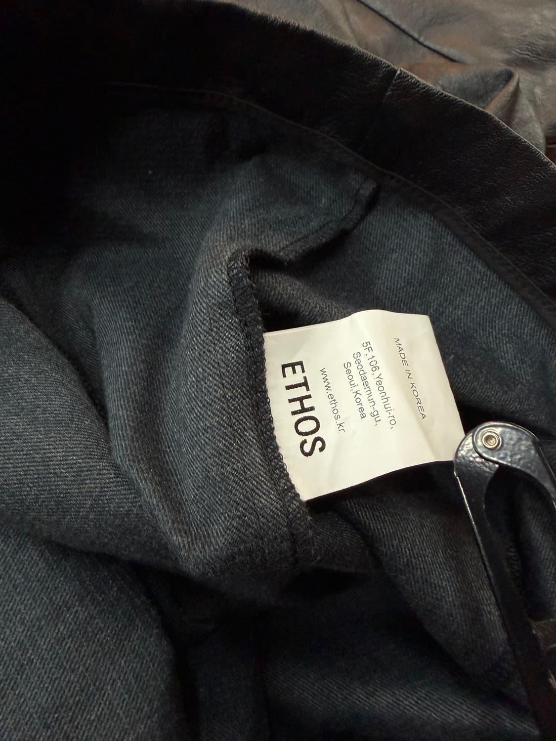 에토스 레더 하프 슬리브 탑 상품이미지10