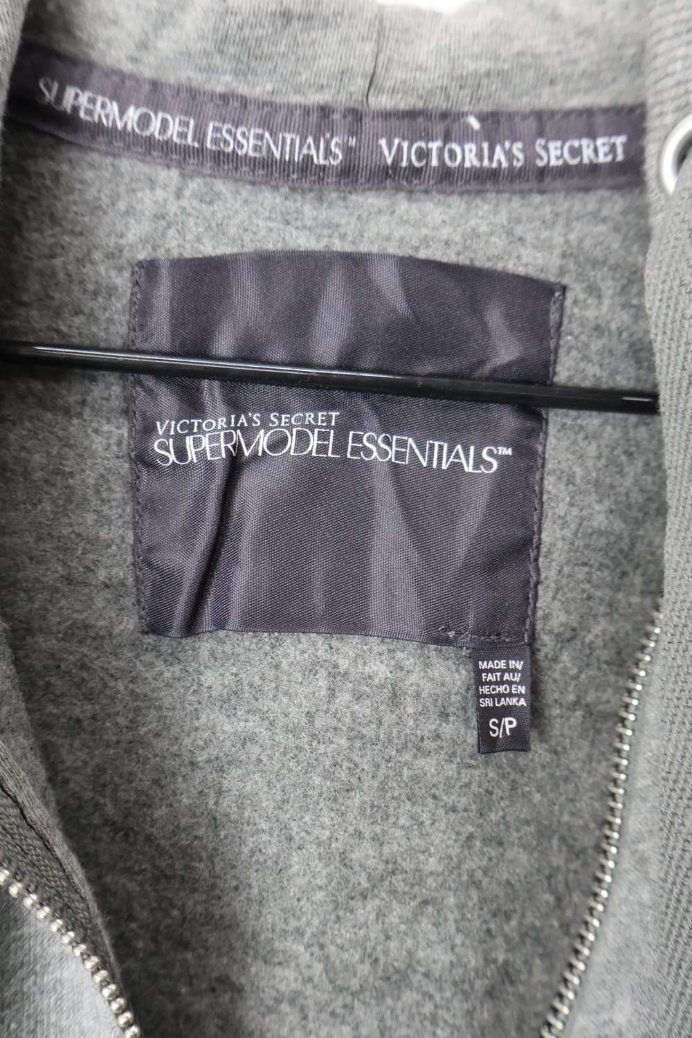 Victoria's Secret Sequin Heart Zip up 상품이미지9