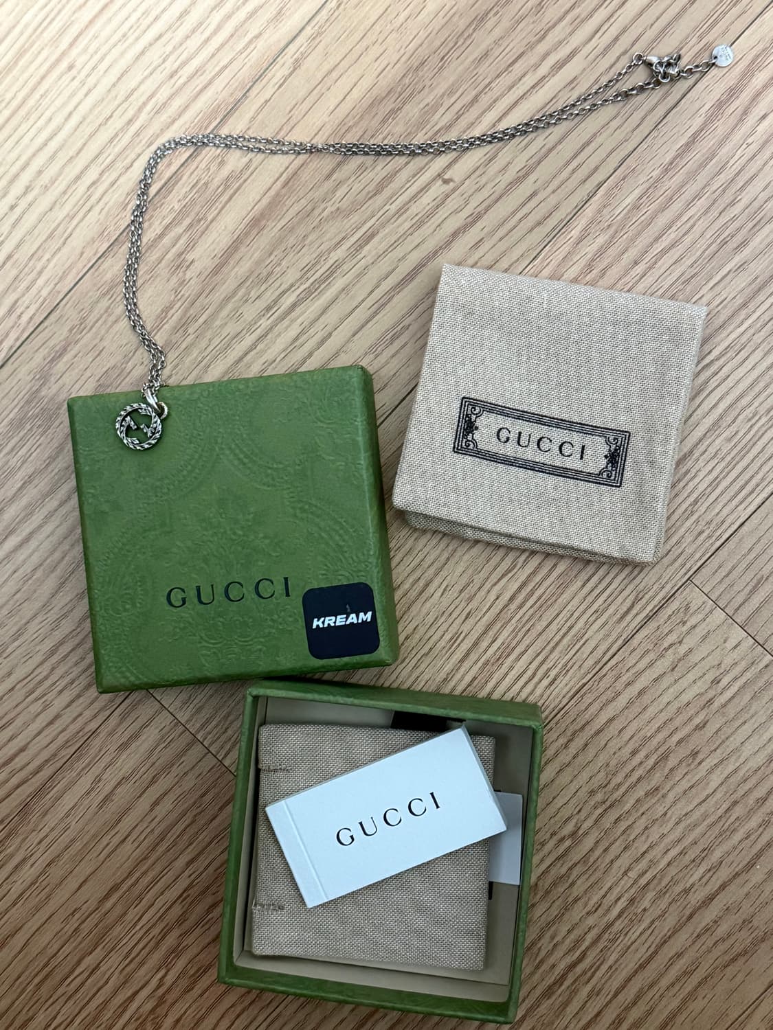 구찌 인터로킹 G 팬던트 네클리스 실버 상품이미지2